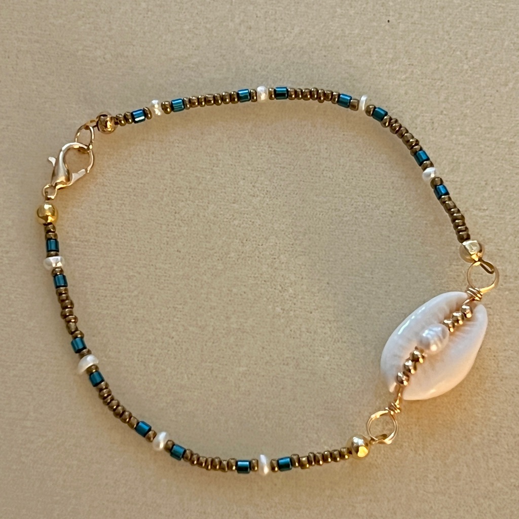 New Cute Cowrie Shell, Blue Hematite, Freshwater Pearl & Gold Seed Bead Bracelet